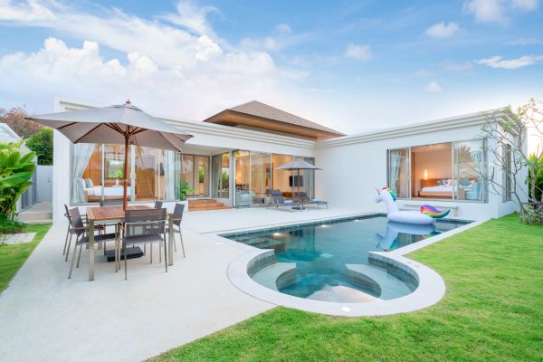 Cost of Pool Deck Pouring in Little Rock