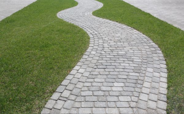 Cost of Yard Walkway Construction in Little Rock